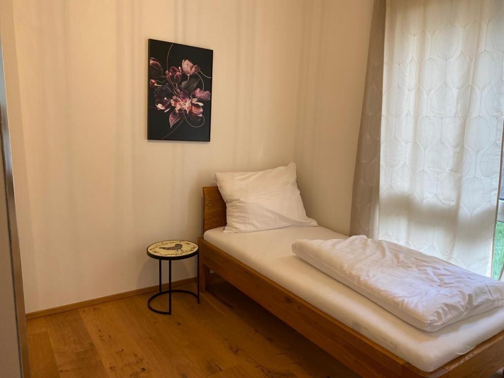 Modern Apartment With Garden Near City Center Wina Bagian luar foto
