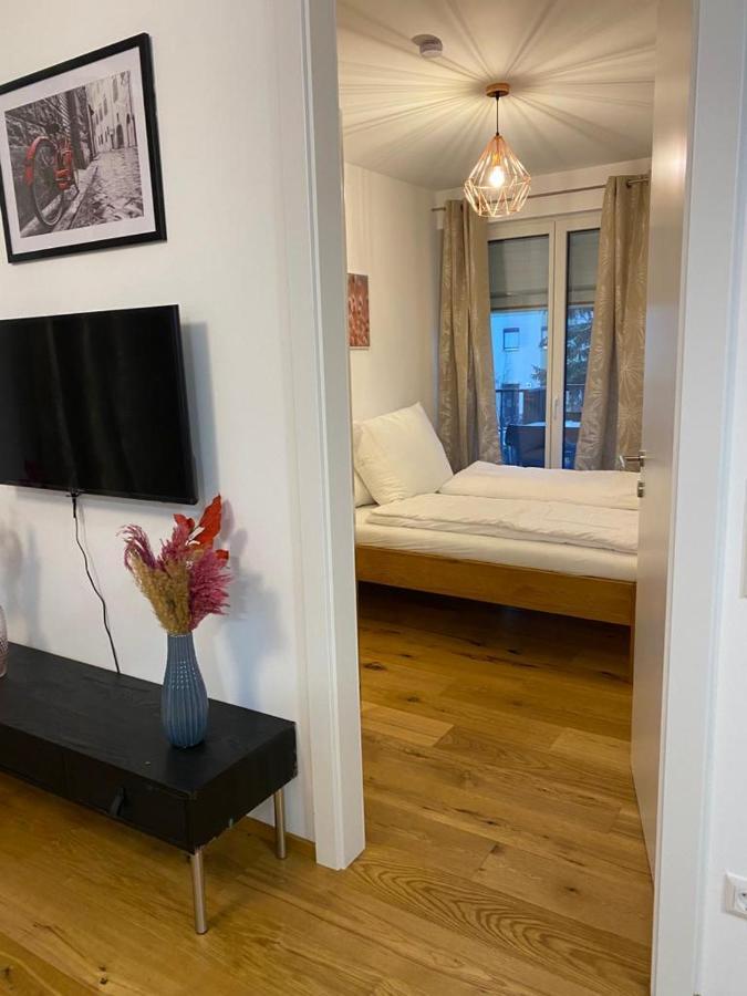 Modern Apartment With Garden Near City Center Wina Bagian luar foto
