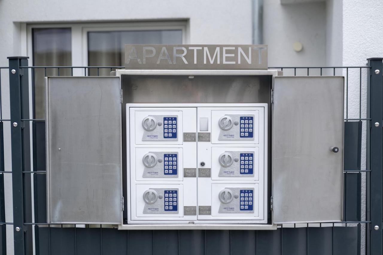 Modern Apartment With Garden Near City Center Wina Bagian luar foto